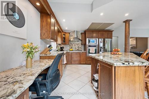 18 Pearwood Court, Kitchener, ON - Indoor Photo Showing Kitchen With Upgraded Kitchen