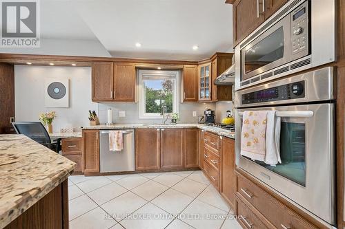 18 Pearwood Court, Kitchener, ON - Indoor Photo Showing Kitchen
