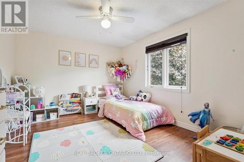18 Pearwood Court, Kitchener, ON - Indoor Photo Showing Bedroom