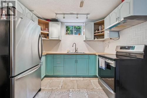 18 Pearwood Court, Kitchener, ON - Indoor Photo Showing Kitchen With Double Sink