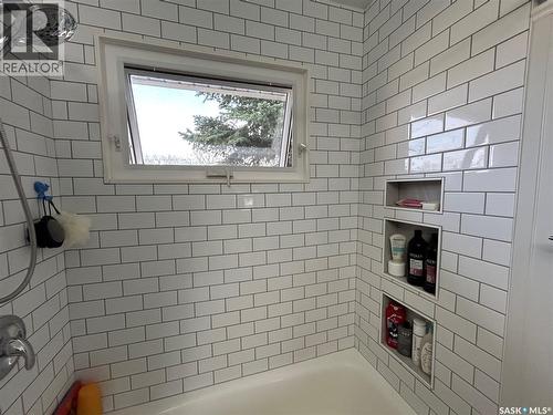 125 4Th Avenue Se, Swift Current, SK - Indoor Photo Showing Other Room