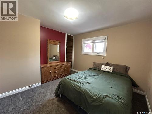 125 4Th Avenue Se, Swift Current, SK - Indoor Photo Showing Bedroom