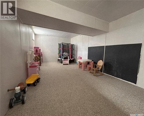 125 4Th Avenue Se, Swift Current, SK - Indoor