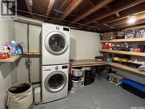 125 4Th Avenue Se, Swift Current, SK - Indoor Photo Showing Laundry Room