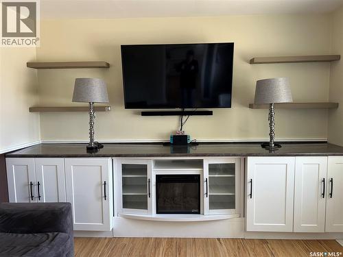 125 4Th Avenue Se, Swift Current, SK - Indoor