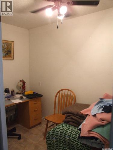 116 1St Street N, Mendham, SK - Indoor Photo Showing Office