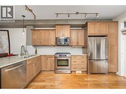 Large, open & airy kitchen - 