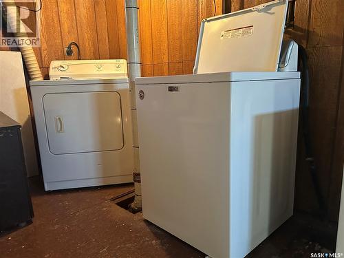 512 Railway Avenue, Lampman, SK - Indoor Photo Showing Laundry Room