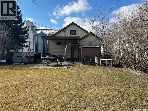 512 Railway Avenue, Lampman, SK - Outdoor