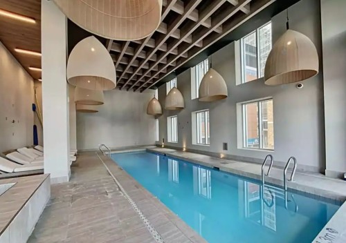 Piscine - 3008-1288 Rue St-Antoine O., Montréal (Ville-Marie), QC - Indoor Photo Showing Other Room With In Ground Pool
