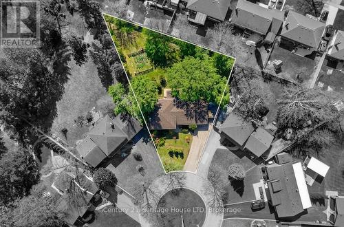 8 SATURN COURT  St. Catharines (Bunting/Linwell), ON L2M 2T1
