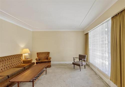 8 Hawthorne Pl, Winnipeg, MB 