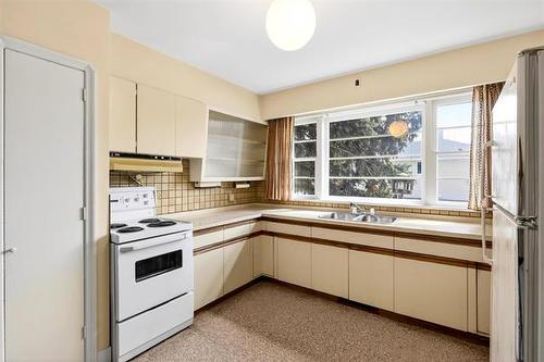 8 Hawthorne Pl, Winnipeg, MB 