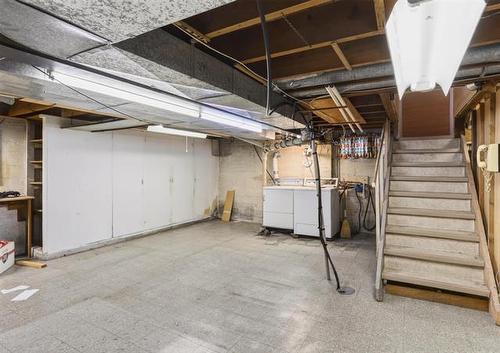 8 Hawthorne Pl, Winnipeg, MB 