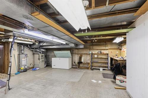 8 Hawthorne Pl, Winnipeg, MB 