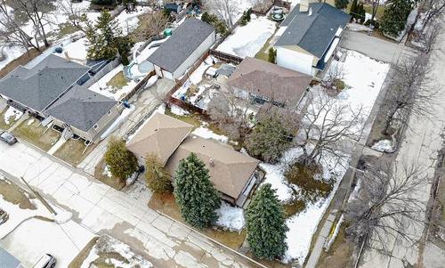 8 Hawthorne Pl, Winnipeg, MB 