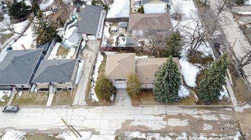 8 Hawthorne Pl, Winnipeg, MB 