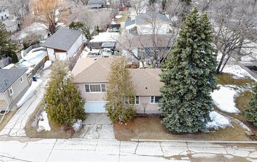 8 Hawthorne Pl, Winnipeg, MB 