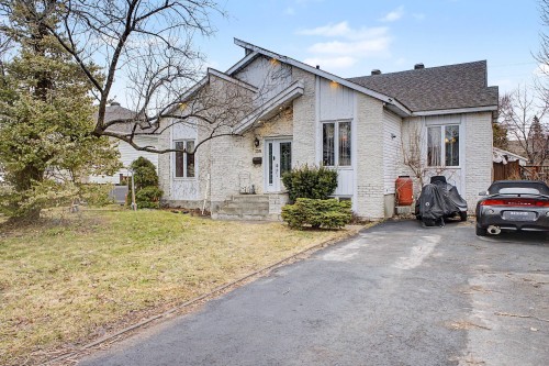 259 Rue Racicot  Saint-Jean-Sur-Richelieu, QC J3B 8N3