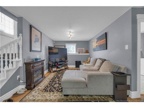 735 Hillcrest Rd, Saint John, NB 
