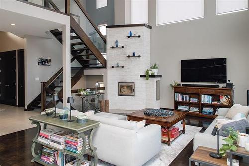 1285 Fraser Rd, Winnipeg, MB 