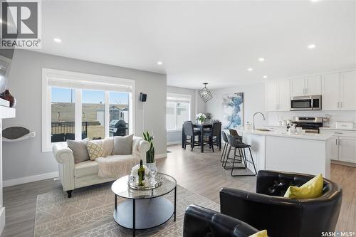 429 Germain Manor, Saskatoon, SK - Indoor Photo Showing Living Room