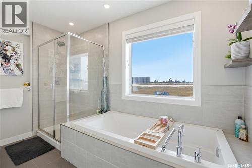 429 Germain Manor, Saskatoon, SK - Indoor Photo Showing Bathroom