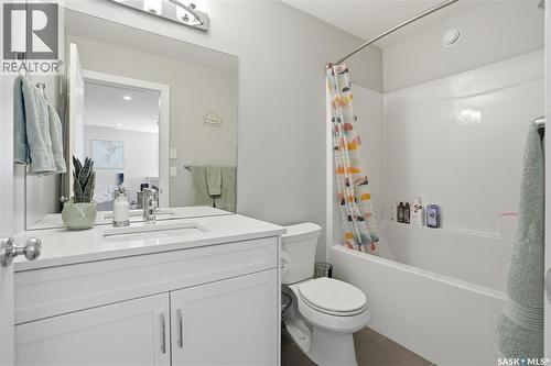 429 Germain Manor, Saskatoon, SK - Indoor Photo Showing Bathroom