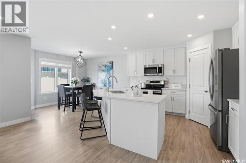 429 Germain Manor, Saskatoon, SK - Indoor Photo Showing Kitchen