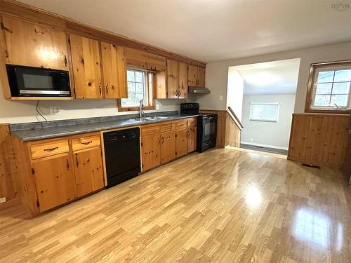 61 Hillside Road, Brooklyn, NS 