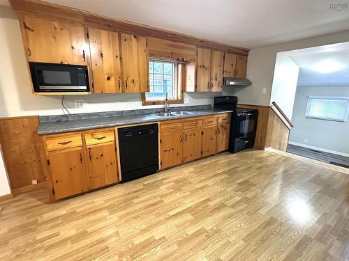 61 Hillside Road, Brooklyn, NS 
