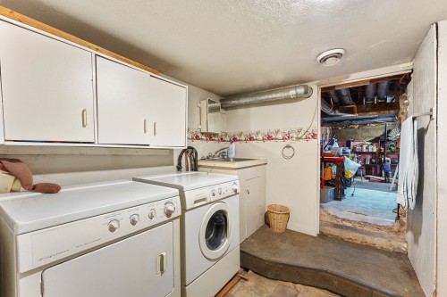 Salle de lavage - 1460 Rue Principale E., Farnham, QC - Indoor Photo Showing Laundry Room