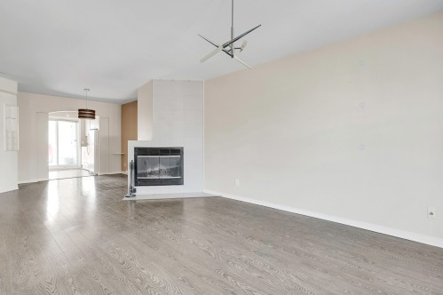 Salon - 229 Boul. Jérobelle, Saint-Jérôme, QC - Indoor Photo Showing Living Room With Fireplace