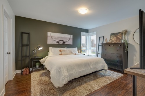 Master Bedroom - 101-3125 Boul. De La Gare, Vaudreuil-Dorion, QC - Indoor Photo Showing Bedroom