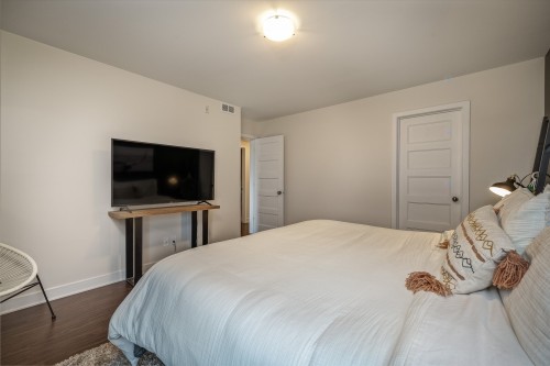Master Bedroom - 101-3125 Boul. De La Gare, Vaudreuil-Dorion, QC - Indoor Photo Showing Bedroom