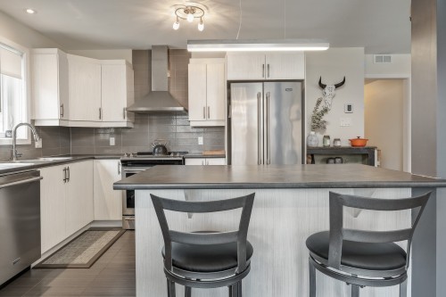 Kitchen - 101-3125 Boul. De La Gare, Vaudreuil-Dorion, QC - Indoor Photo Showing Kitchen With Upgraded Kitchen