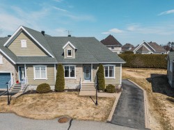 331 Rue des Riverains  Sainte-Marthe-Sur-Le-Lac, QC J0N 1P0