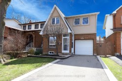 606 Hartfordshire Lane  Mississauga, ON L5B 2X1