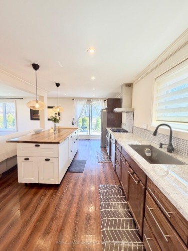 2263 Harcourt Crescent, Mississauga, ON - Indoor Photo Showing Kitchen