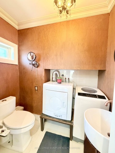 2263 Harcourt Crescent, Mississauga, ON - Indoor Photo Showing Bathroom