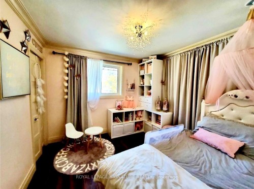 2263 Harcourt Crescent, Mississauga, ON - Indoor Photo Showing Bedroom