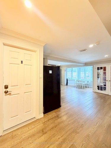 2263 Harcourt Crescent, Mississauga, ON - Indoor Photo Showing Other Room