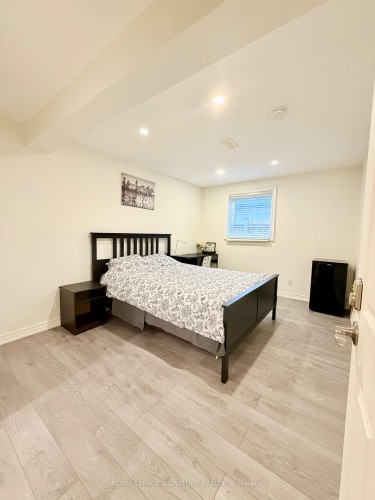 2263 Harcourt Crescent, Mississauga, ON - Indoor Photo Showing Bedroom