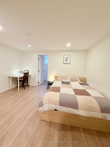 2263 Harcourt Crescent, Mississauga, ON - Indoor Photo Showing Bedroom