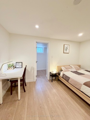 2263 Harcourt Crescent, Mississauga, ON - Indoor Photo Showing Bedroom