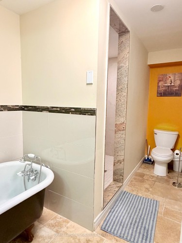 2263 Harcourt Crescent, Mississauga, ON - Indoor Photo Showing Bathroom