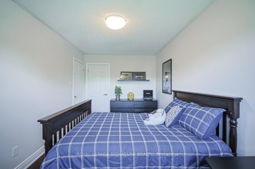 1106 Highgate Place, Mississauga, ON - Indoor Photo Showing Bedroom