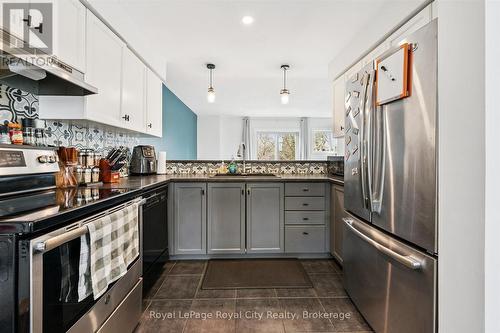26 - 426 Grange Road, Guelph (Grange Road), ON - Indoor Photo Showing Kitchen With Stainless Steel Kitchen With Upgraded Kitchen