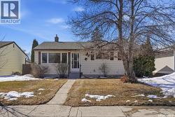 317 Y AVENUE N  Saskatoon, SK S7L 3K8