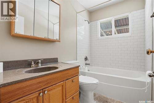 317 Y Avenue N, Saskatoon, SK - Indoor Photo Showing Bathroom